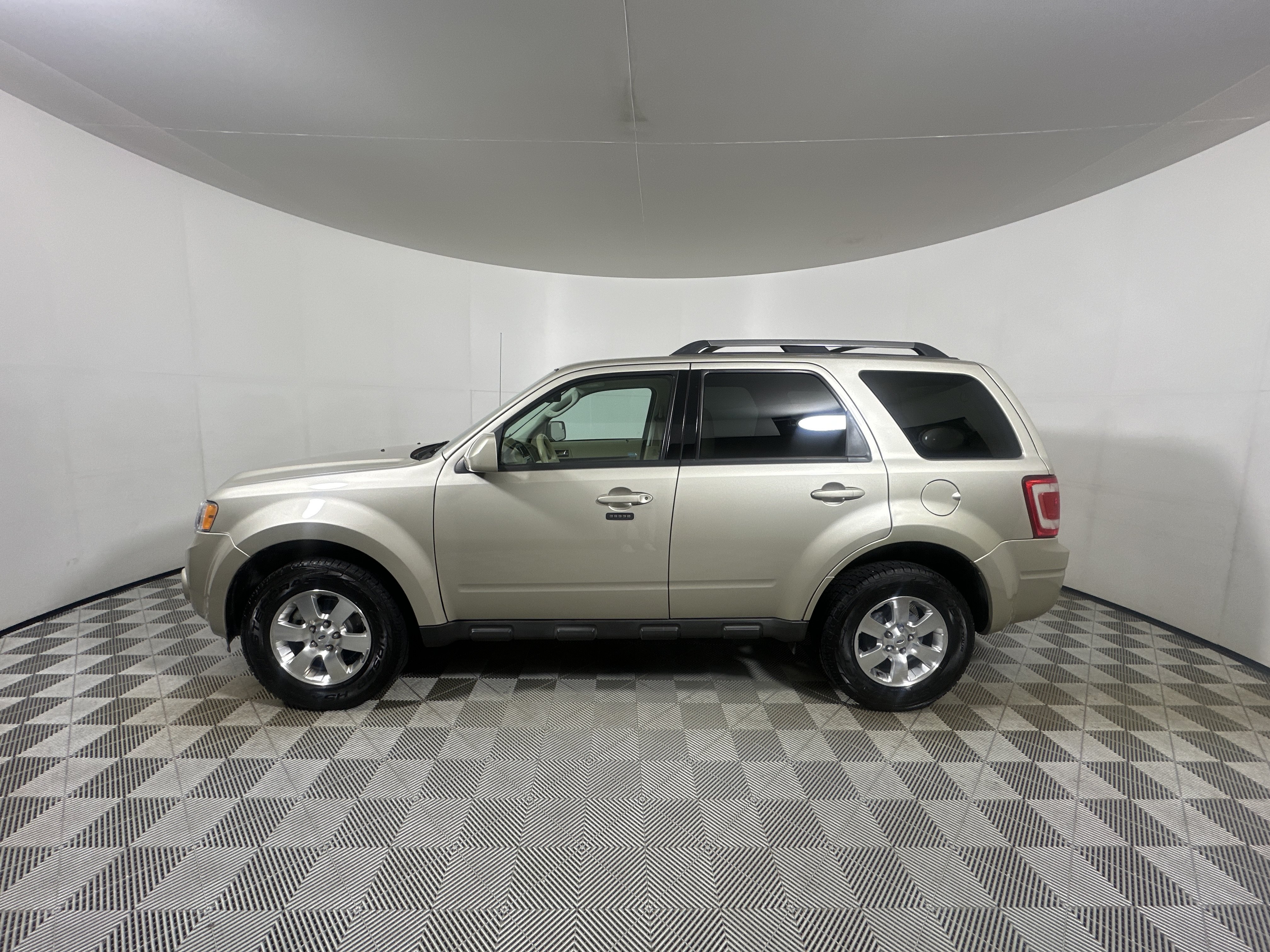 Used 2012 Ford Escape Limited AWD/4WD image 4