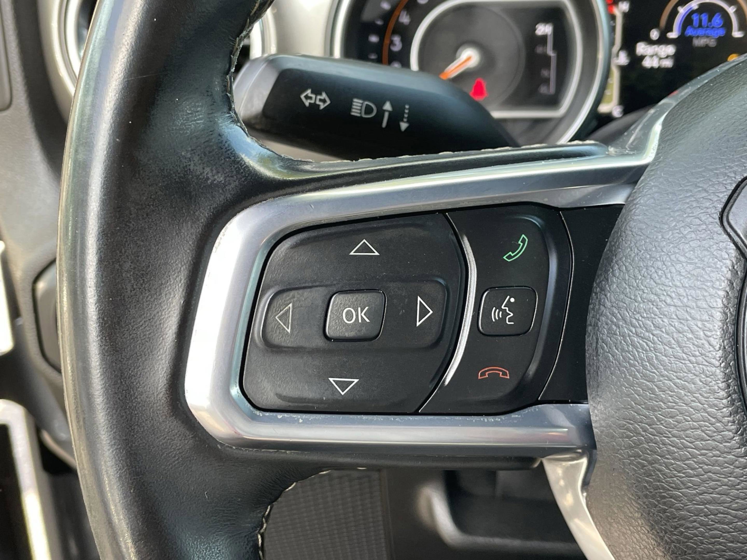 Used 2020 Jeep Gladiator Overland w/ Dual Top Group image 27