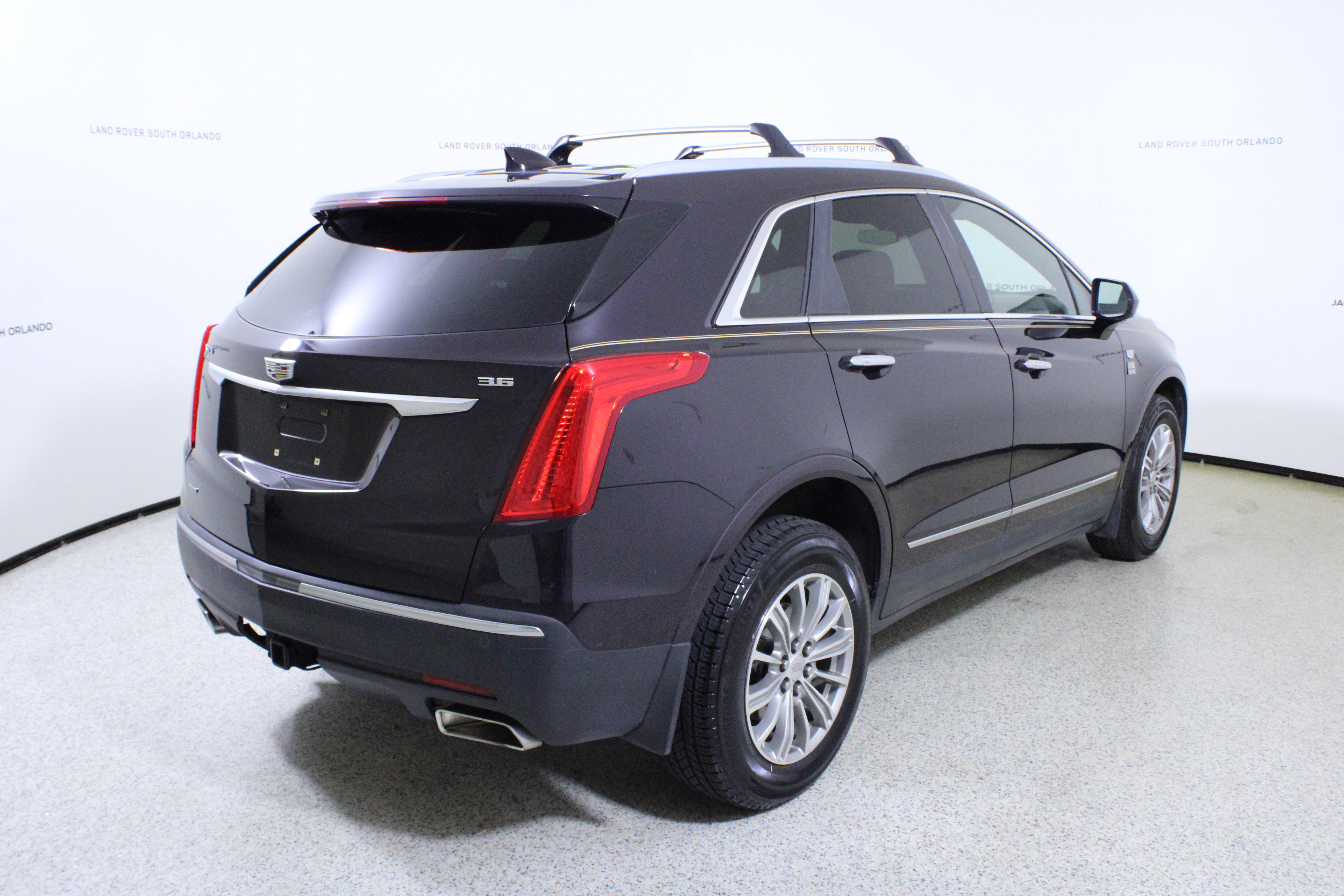 Used 2018 Cadillac XT5 Luxury w/ Driver Awareness Package image 7