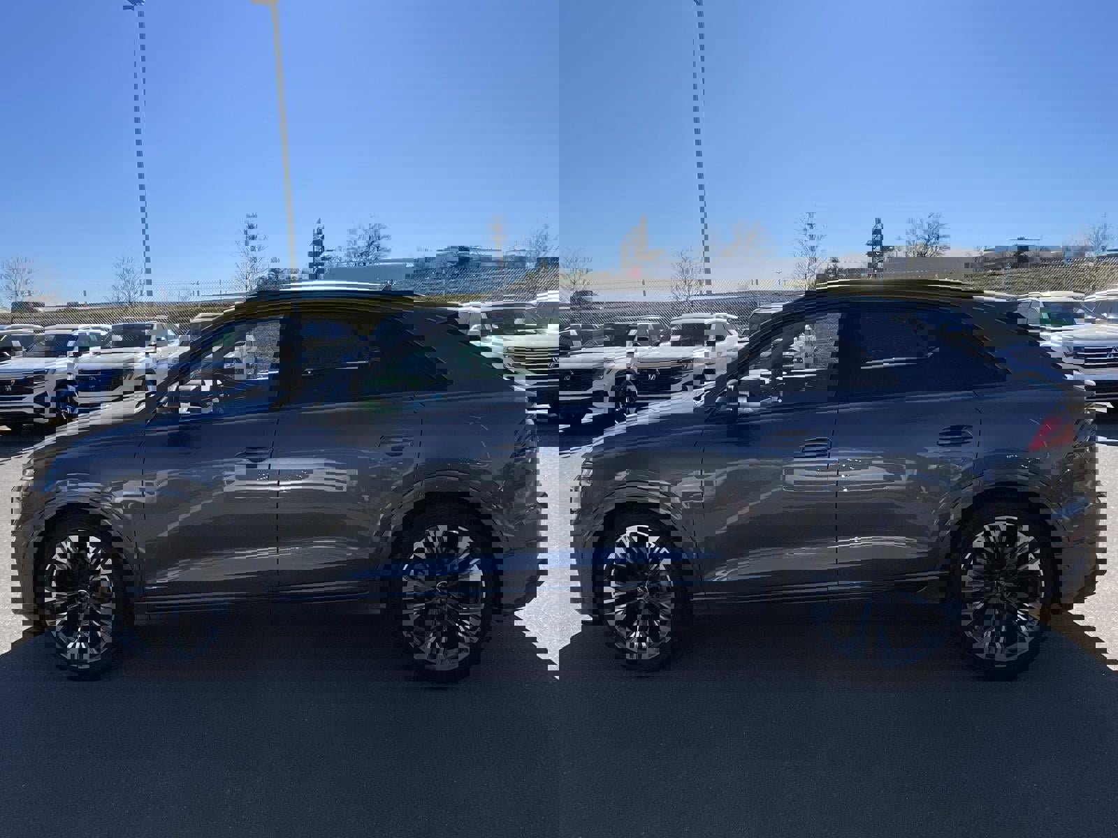 Used 2025 Audi Q8 Prestige w/ Prestige Package image 4