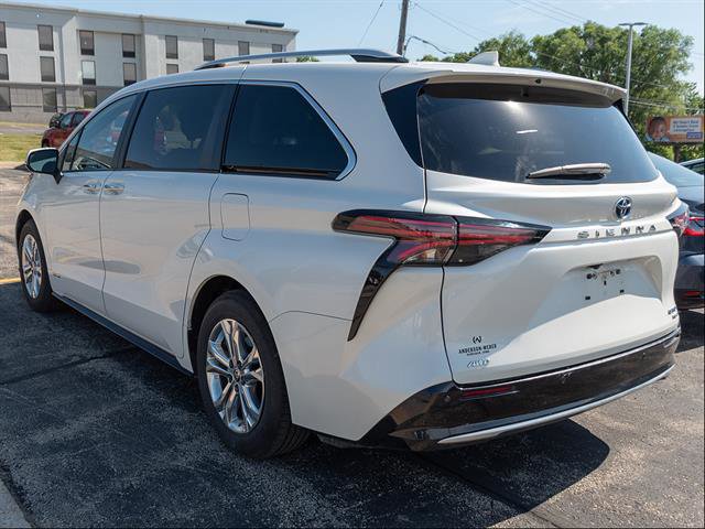 Used 2021 Toyota Sienna Platinum AWD/4WD image 5