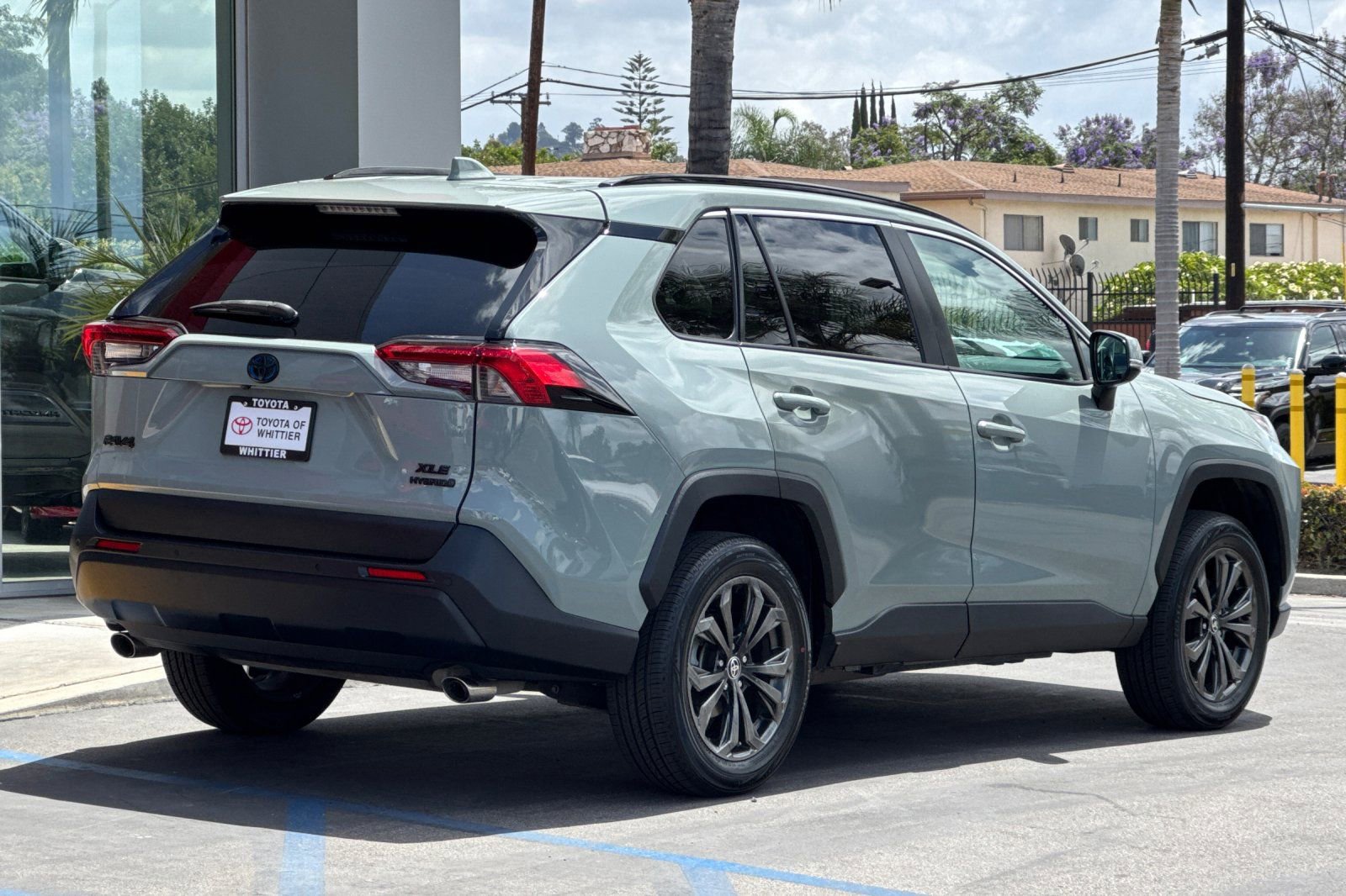 Certified 2022 Toyota RAV4 XLE Premium AWD/4WD image 5