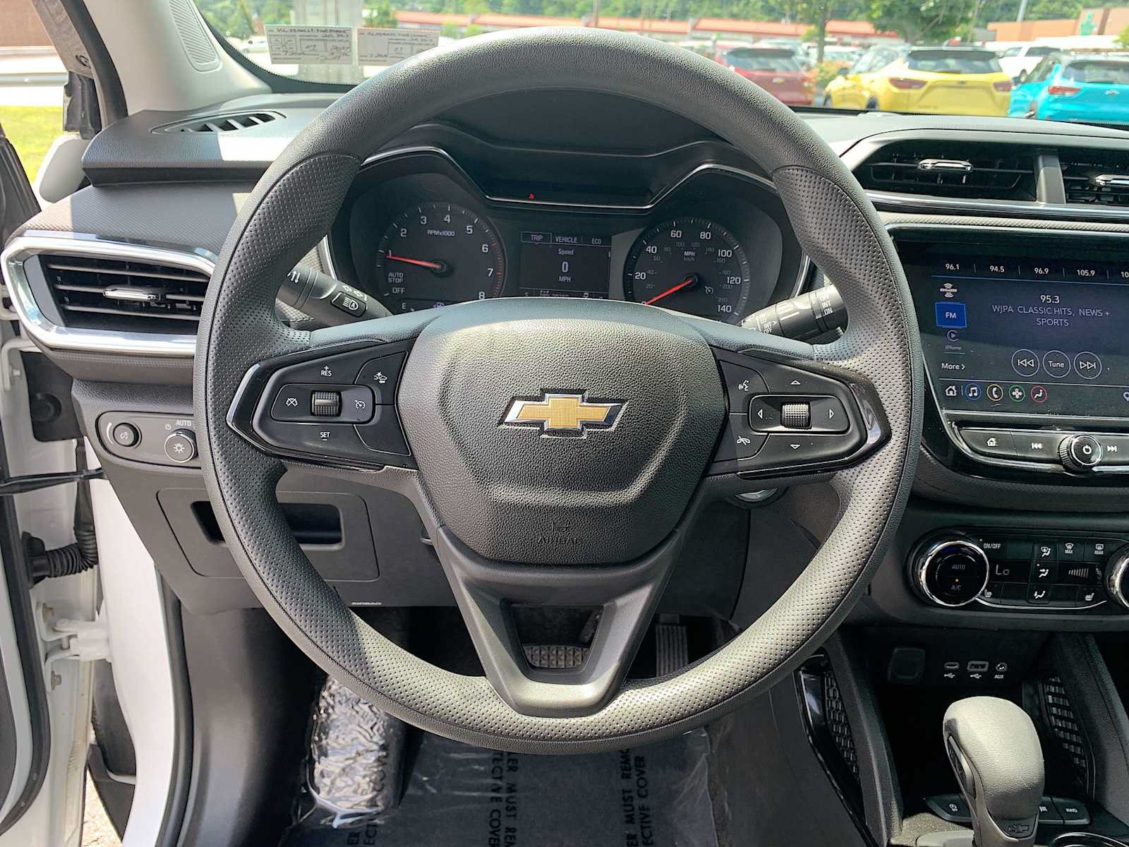 Certified 2022 Chevrolet TrailBlazer LT w/ Convenience Package AWD/4WD image 11