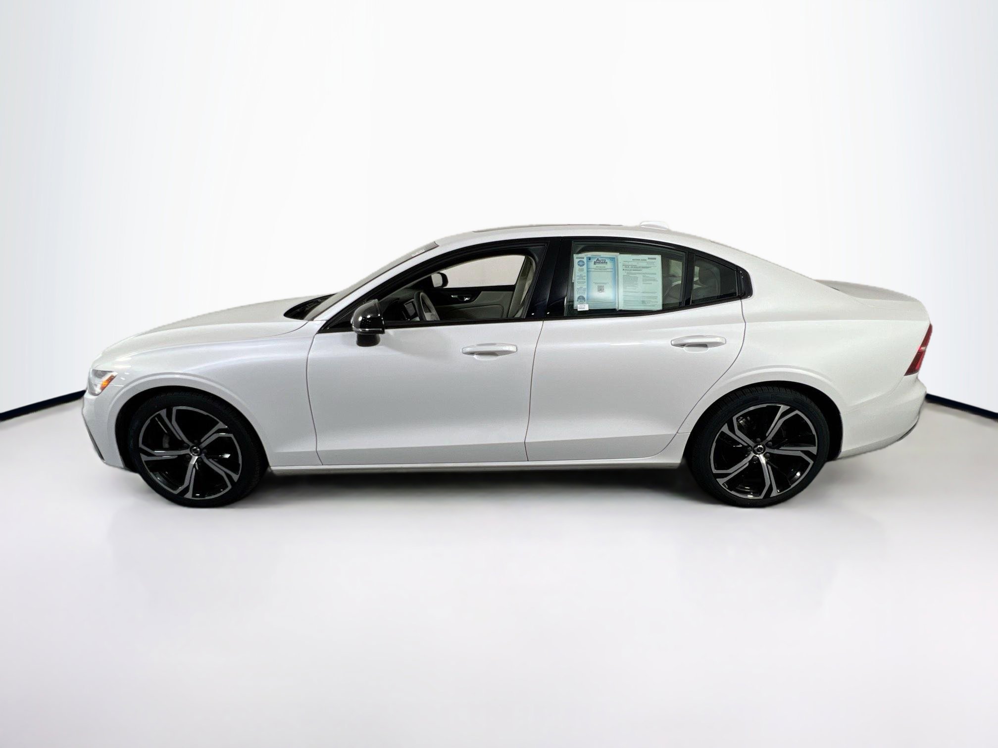 Used 2023 Volvo S60 B5 Core w/ Climate Package image 8
