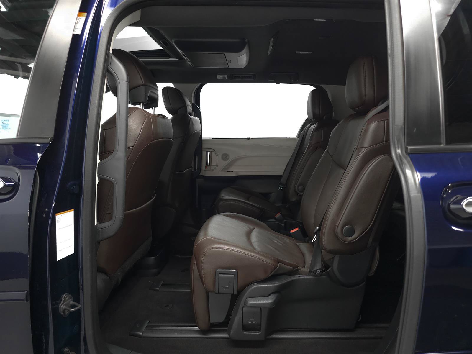 Certified 2024 Toyota Sienna Platinum AWD/4WD image 5