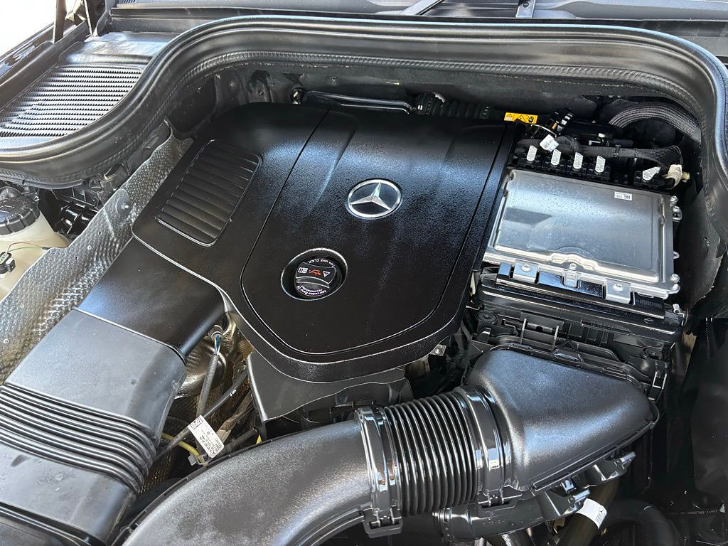 Used 2024 Mercedes-Benz GLE 450e 4MATIC image 34