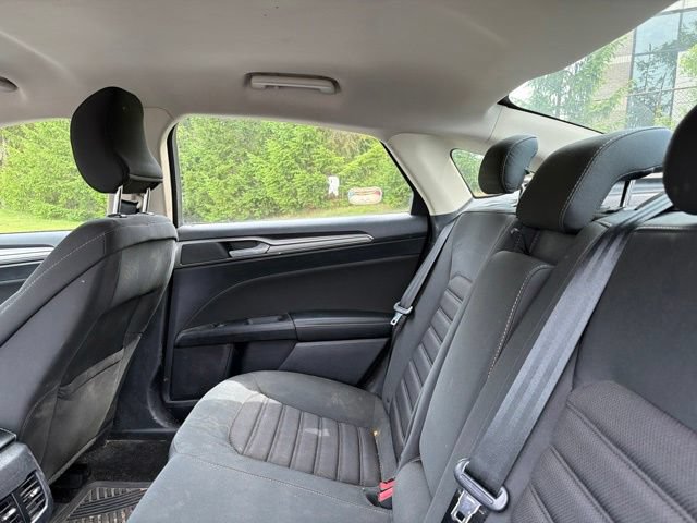 Used 2018 Ford Fusion SE w/ Fusion SE Technology Package FWD image 6