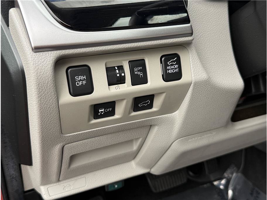 Used 2018 Subaru Forester 2.5i Limited AWD/4WD image 9