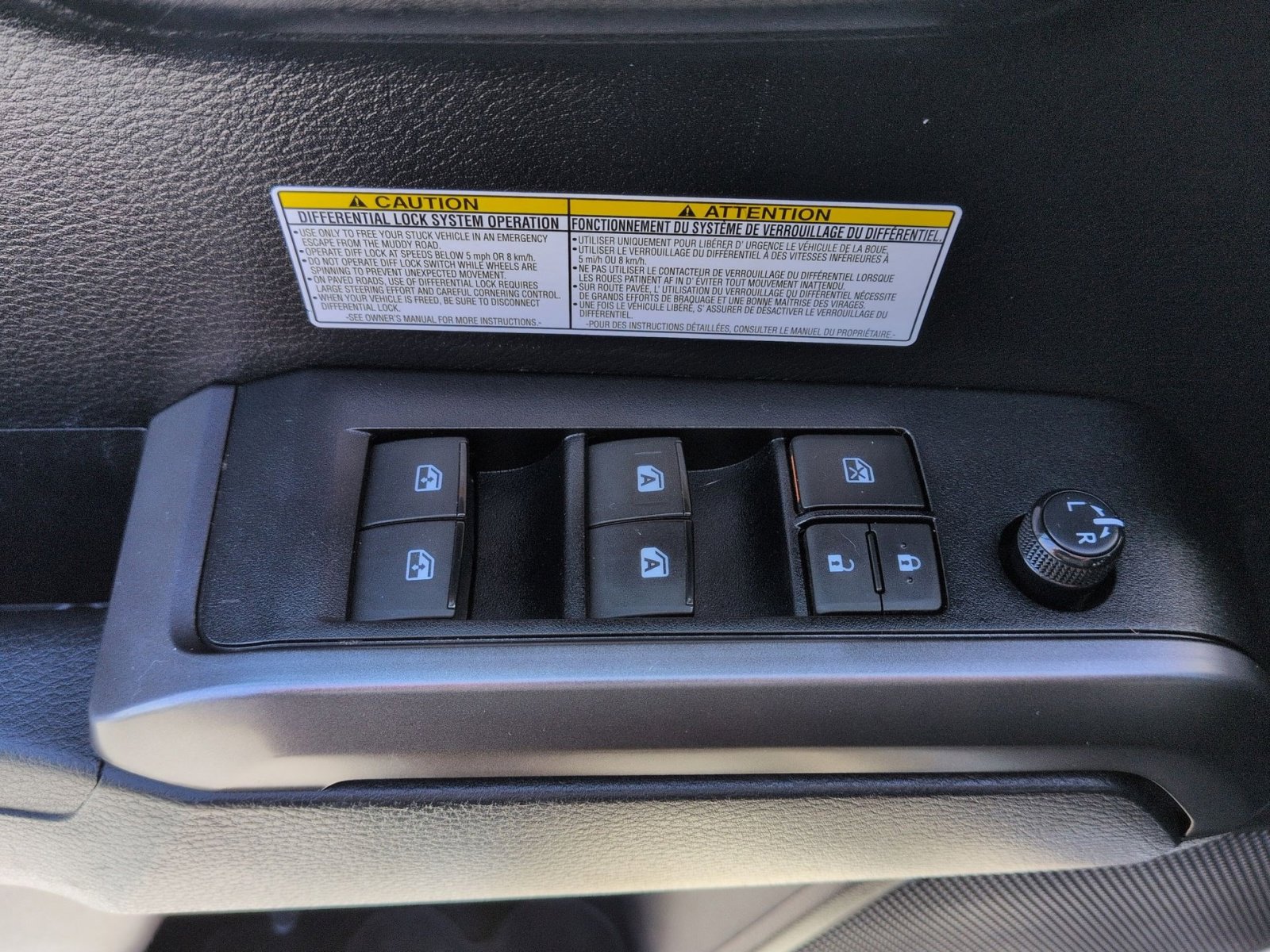 Used 2020 Toyota Tacoma TRD Off-Road w/ Technology Package image 15