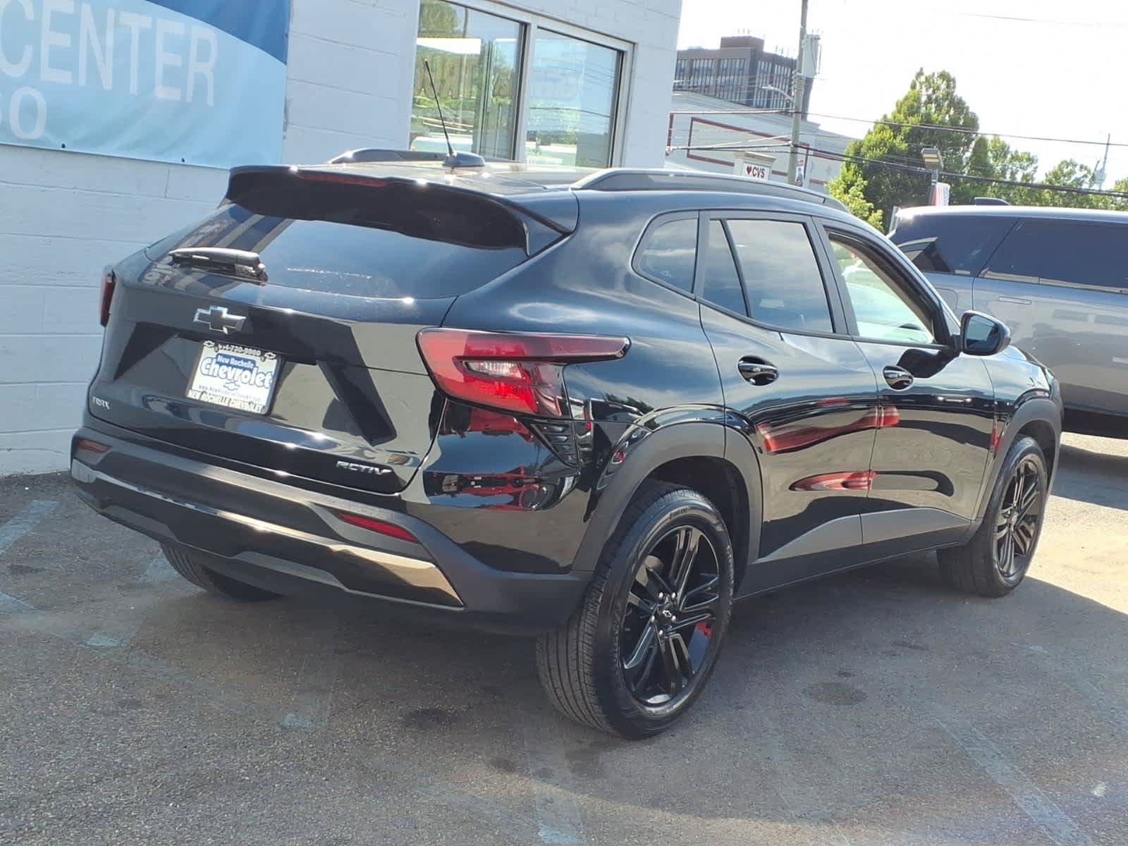 Used 2024 Chevrolet Trax ACTIV w/ Sunroof Package FWD image 6