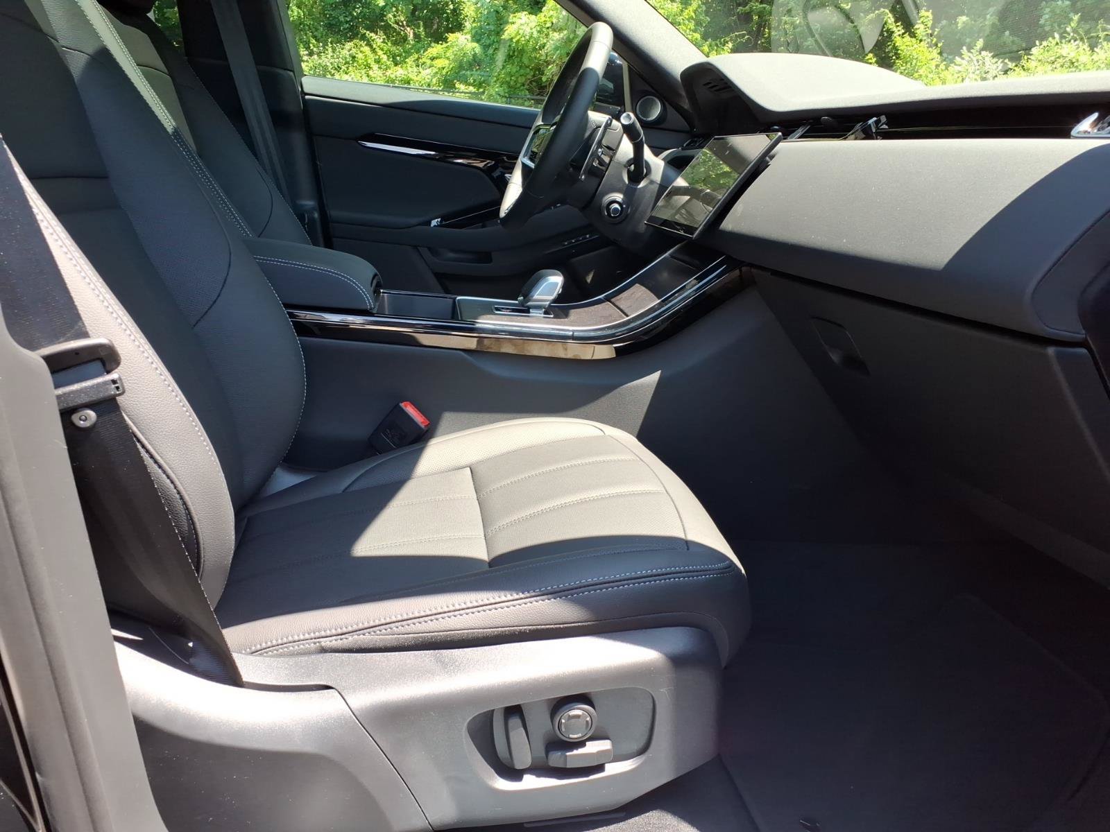 New 2026 Land Rover Range Rover Evoque Hoxton AWD/4WD image 3