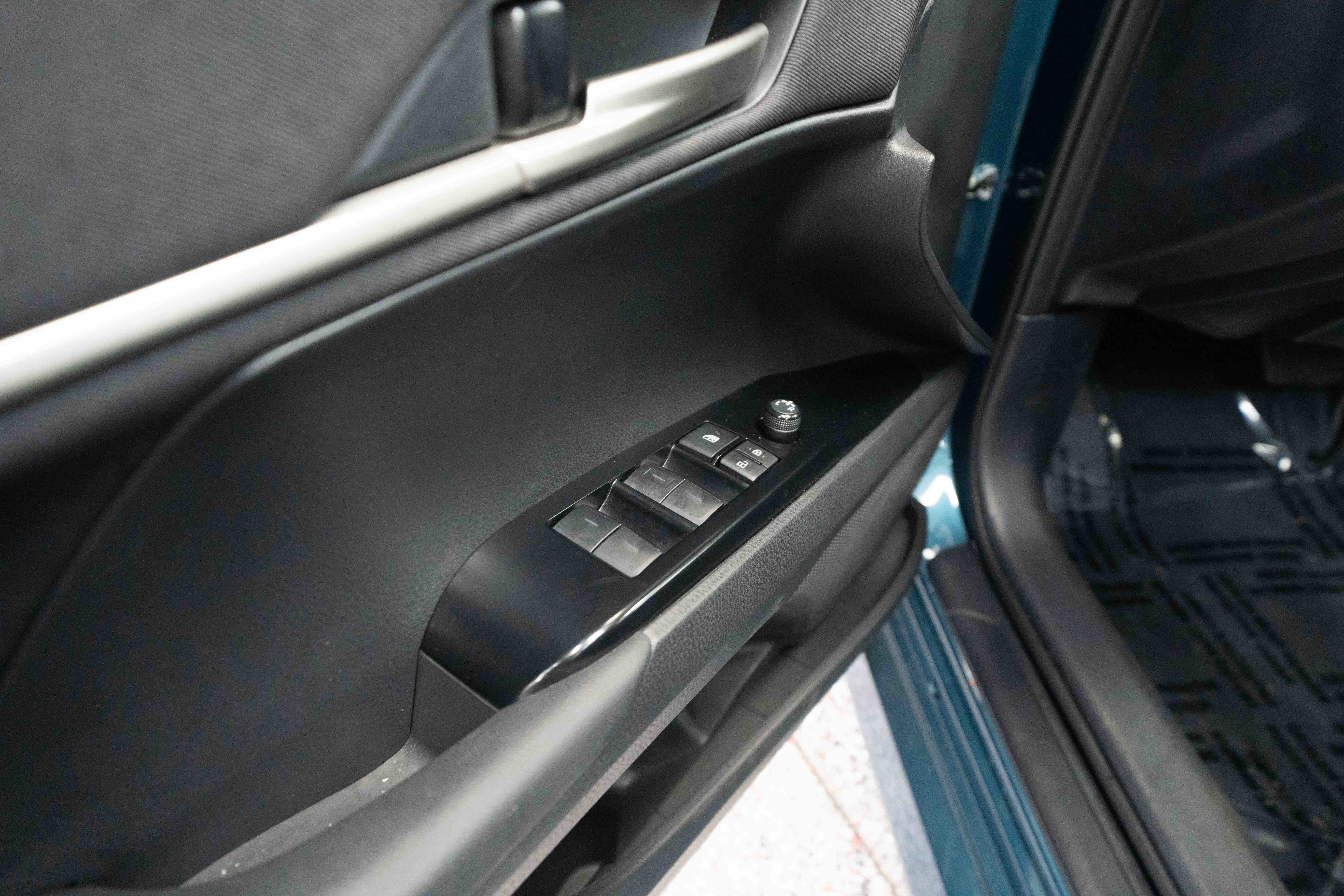 Used 2025 Toyota Camry LE image 7