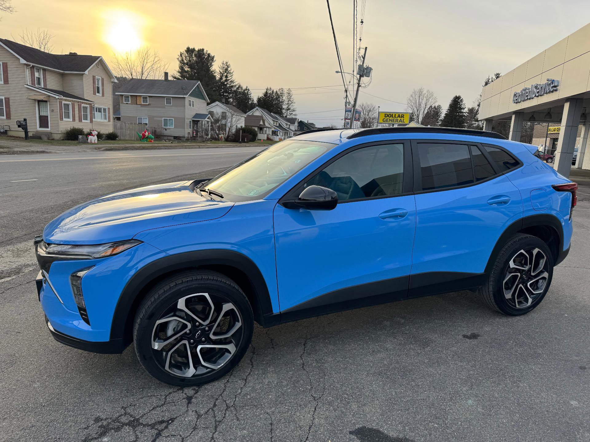 Used 2024 Chevrolet Trax RS w/ Driver Confidence Package image 2