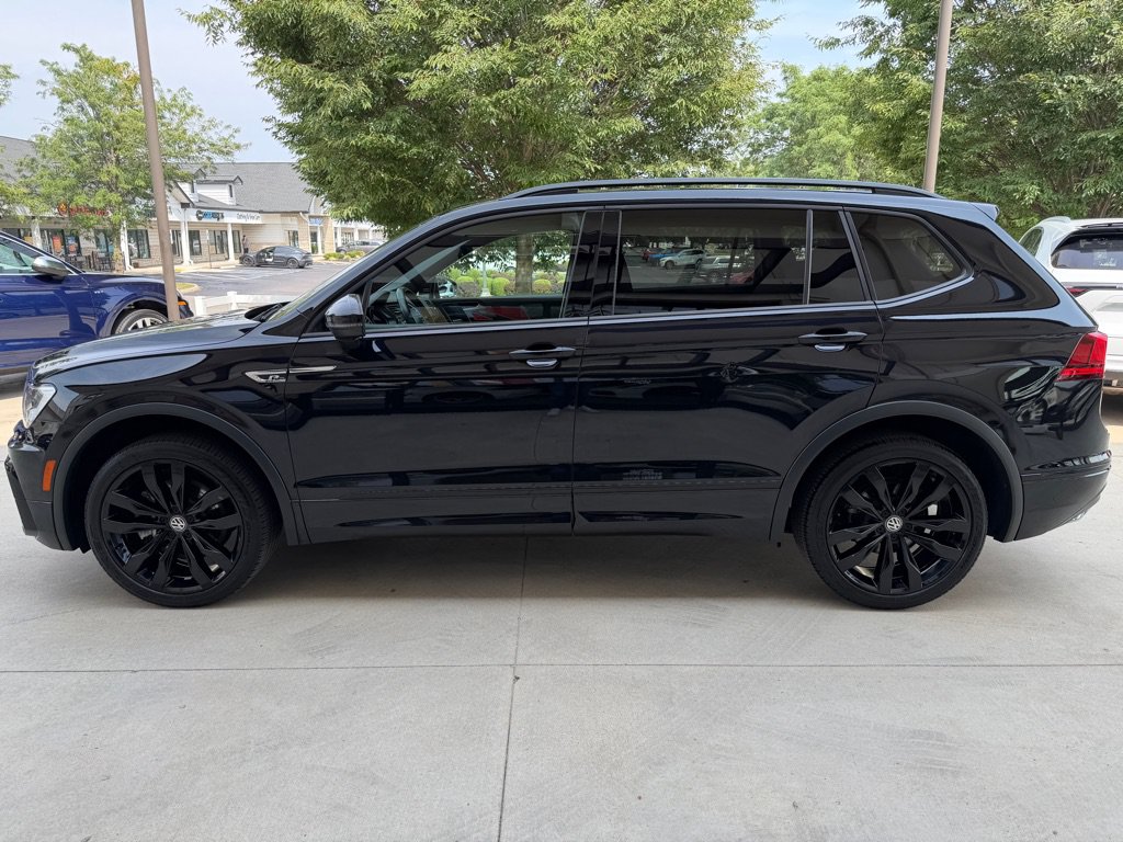 Used 2021 Volkswagen Tiguan SE R-Line AWD/4WD image 6