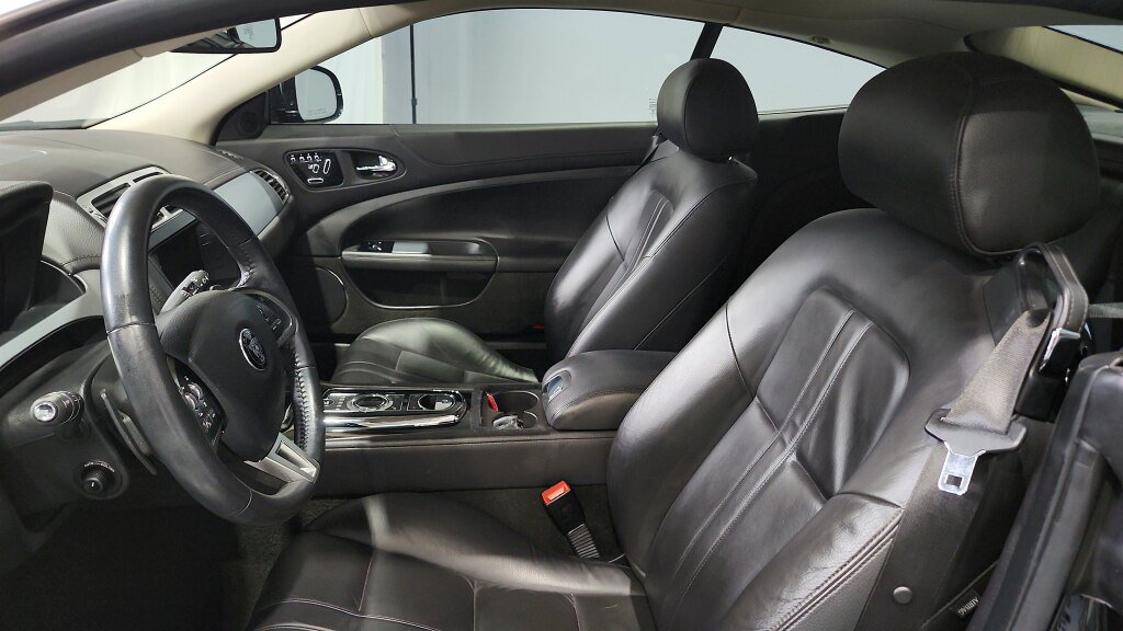 Used 2014 Jaguar XK Touring RWD image 27