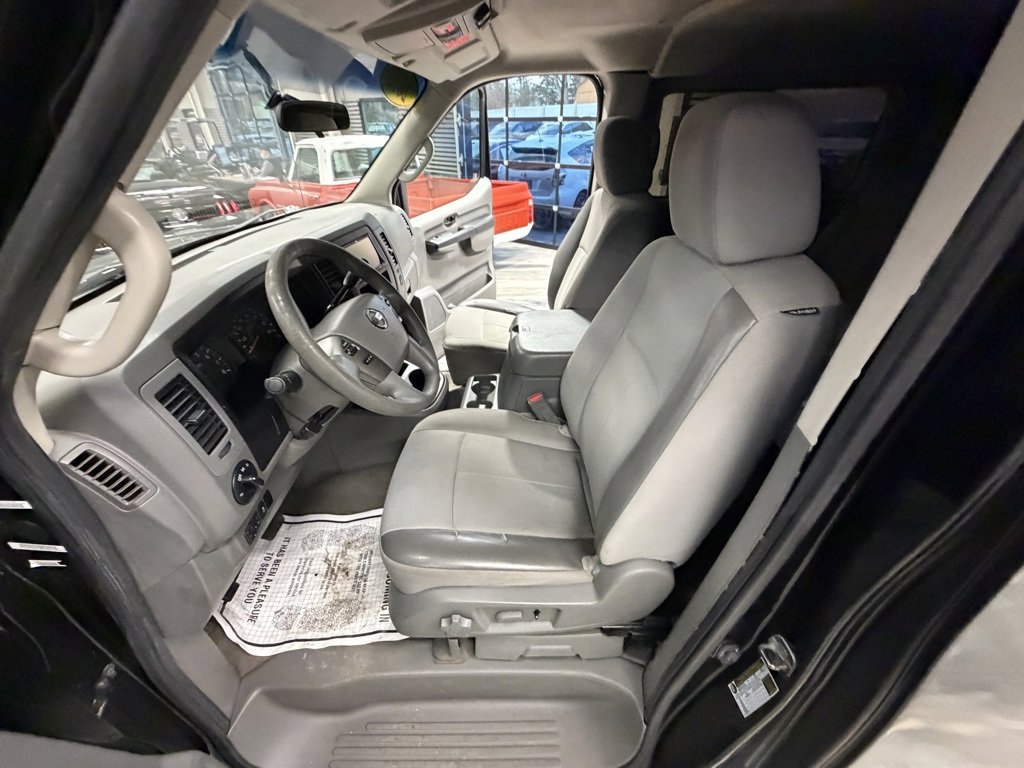 Used 2012 Nissan NV 3500 SV image 43
