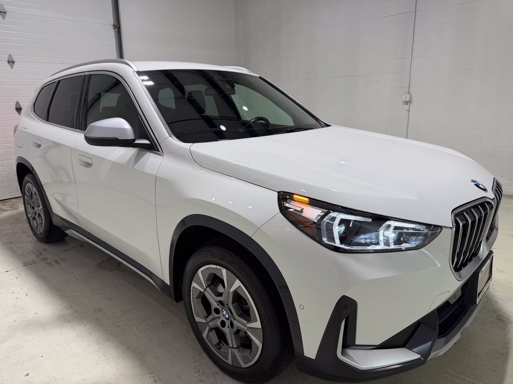 Used 2023 BMW X1 xDrive28i w/ Convenience Package AWD/4WD image 3