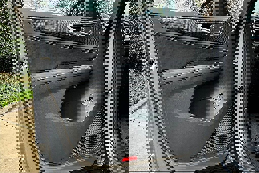 New 2025 Volkswagen Atlas Cross Sport SEL image 27