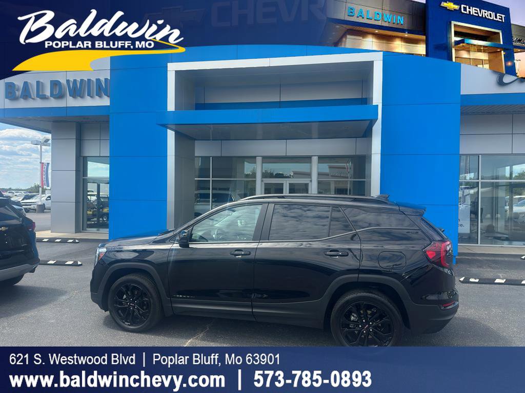 Used 2022 GMC Terrain SLE w/ Driver Convenience Package AWD/4WD image 1