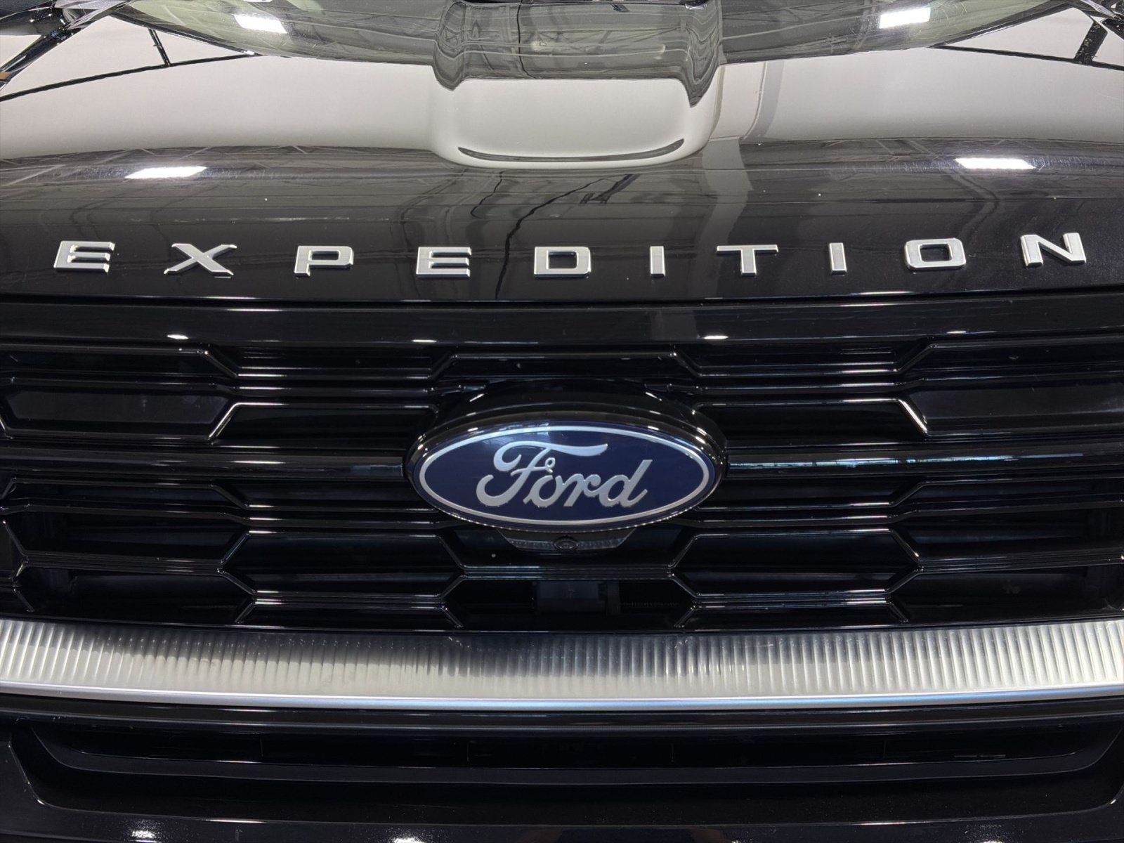 Used 2025 Ford Expedition Platinum AWD/4WD image 11