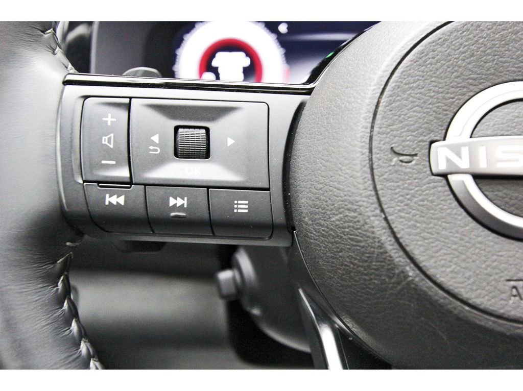 Certified 2024 Nissan Pathfinder Platinum image 13