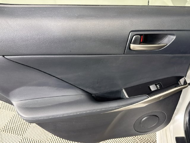 Used 2019 Lexus IS 300 RWD image 23