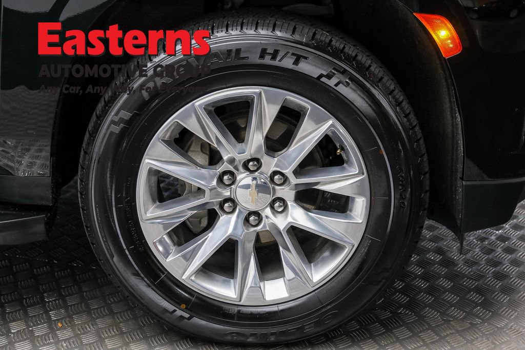 Used 2024 Chevrolet Suburban Premier image 35