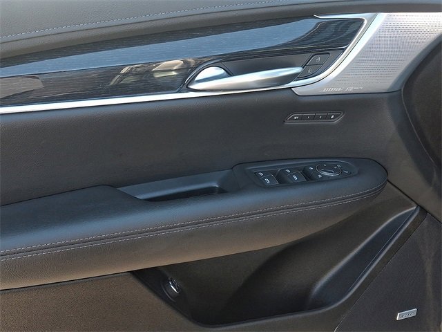 Used 2025 Cadillac XT5 Premium Luxury image 12