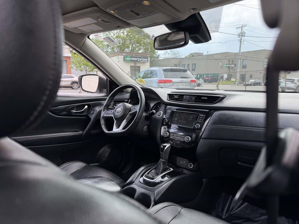Used 2019 Nissan Rogue SL w/ Premium Package AWD/4WD image 18