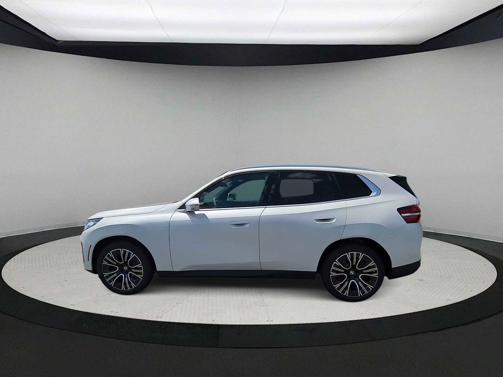 Used 2025 BMW X3 xDrive30i w/ Premium Package AWD/4WD image 5