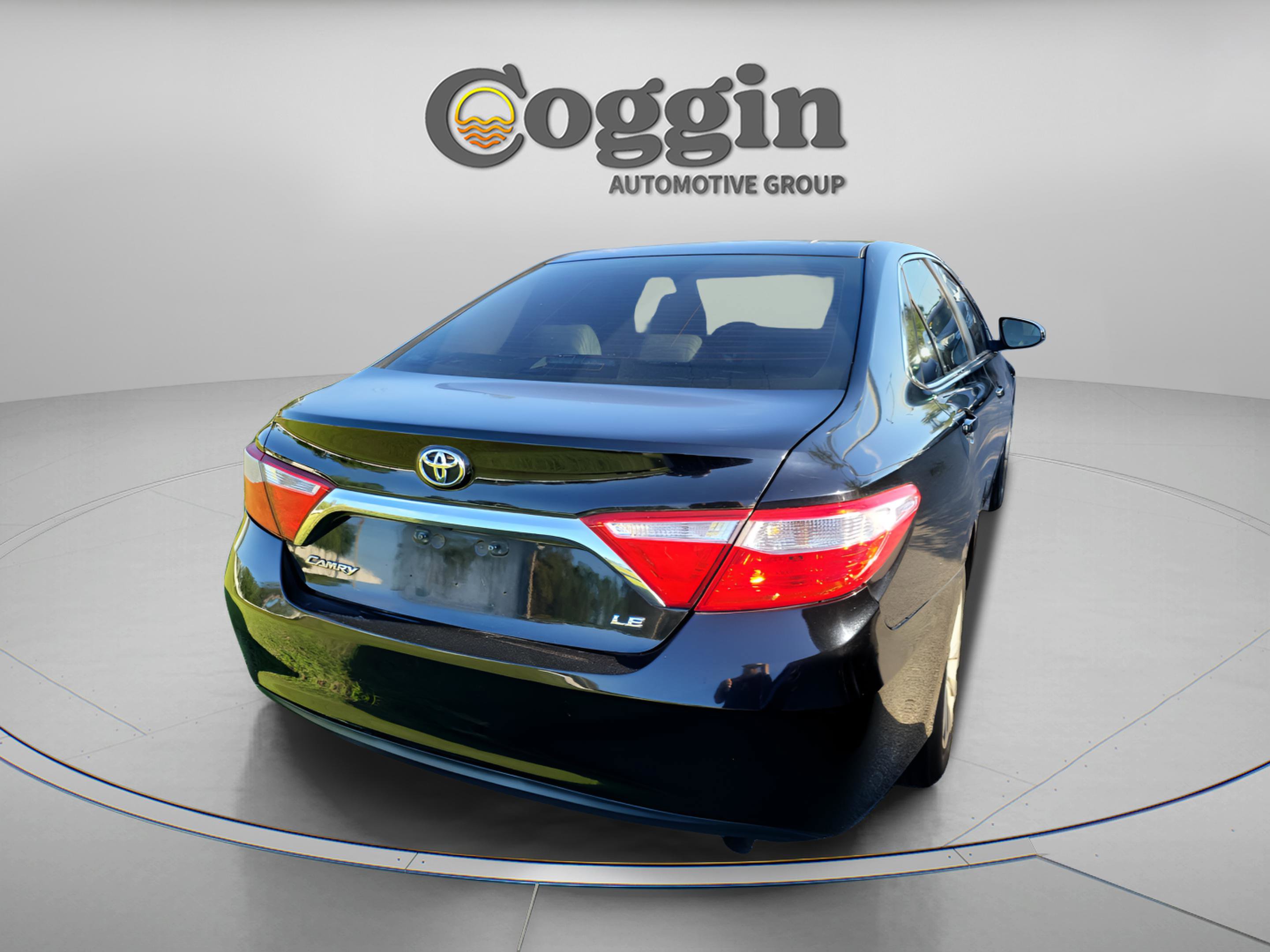 Used 2016 Toyota Camry LE FWD image 5