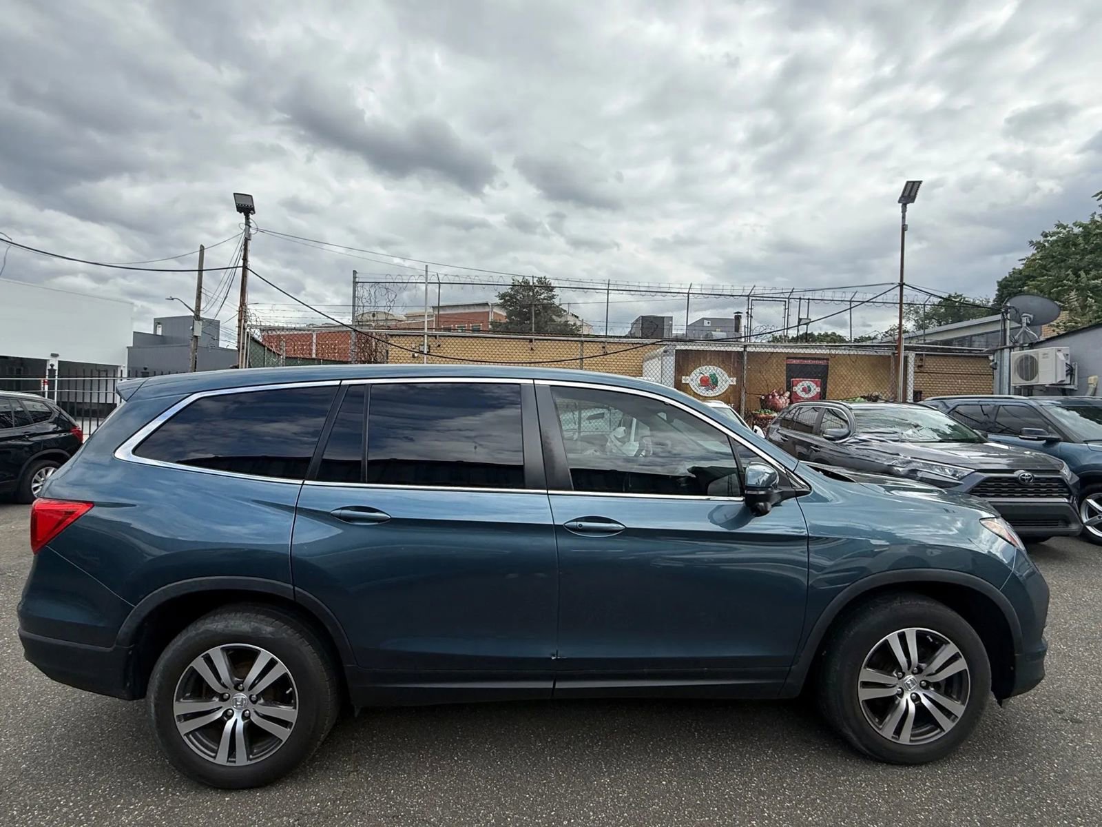 Used 2017 Honda Pilot EX-L image 4