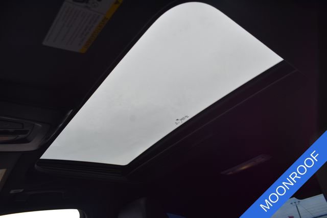 Used 2017 BMW 330i xDrive Sedan image 7