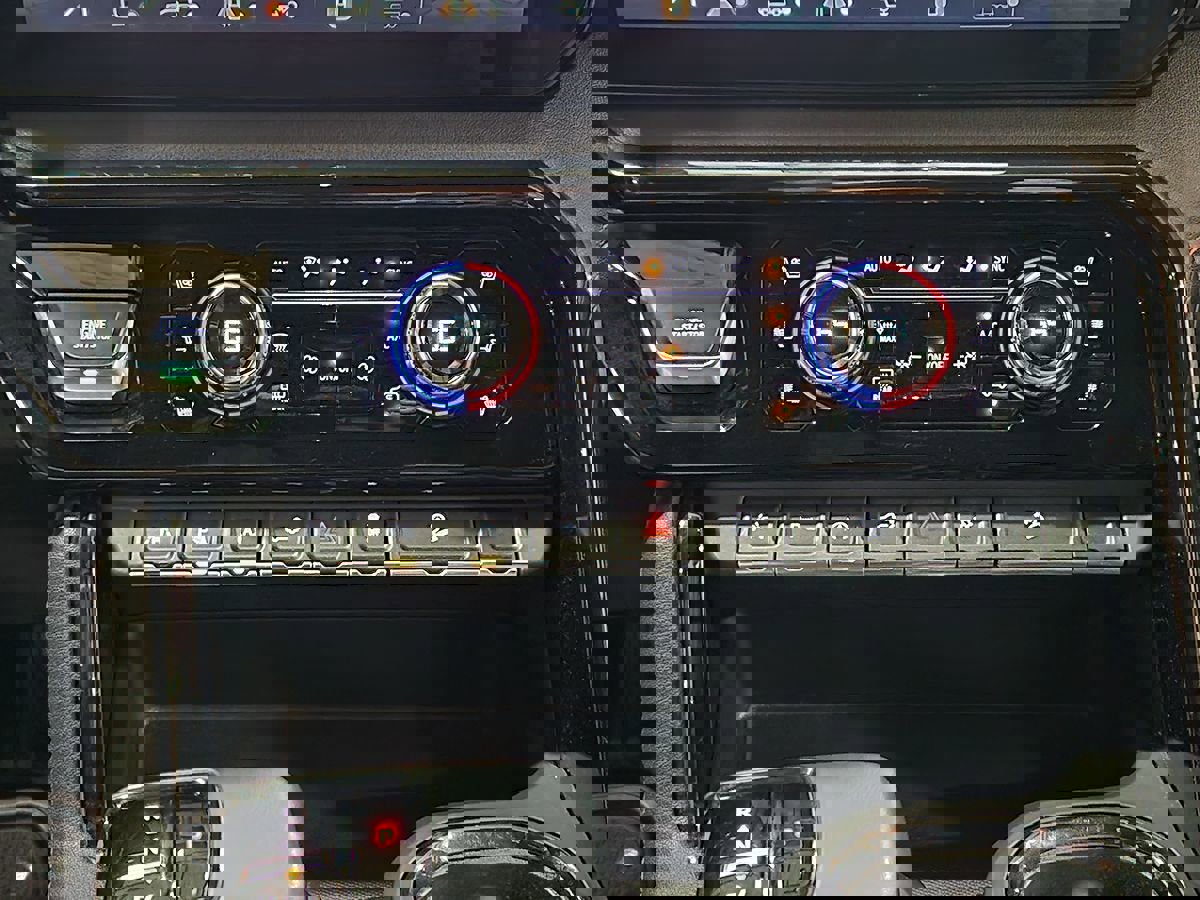 Used 2024 GMC Sierra 1500 AT4 w/ Technology Package image 41