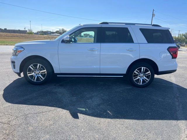 Used 2022 Ford Expedition Limited RWD image 4