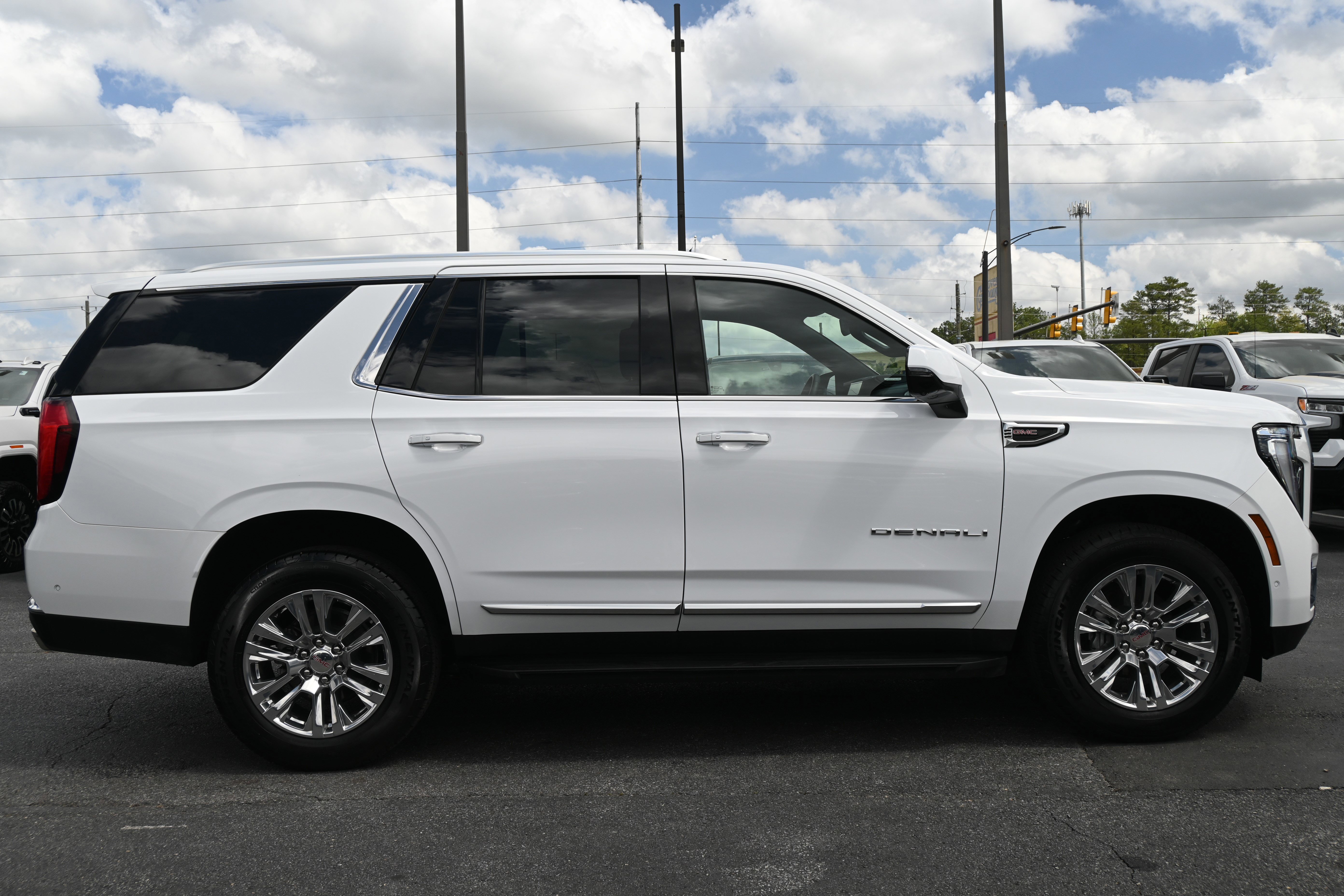 Used 2025 GMC Yukon Denali image 16