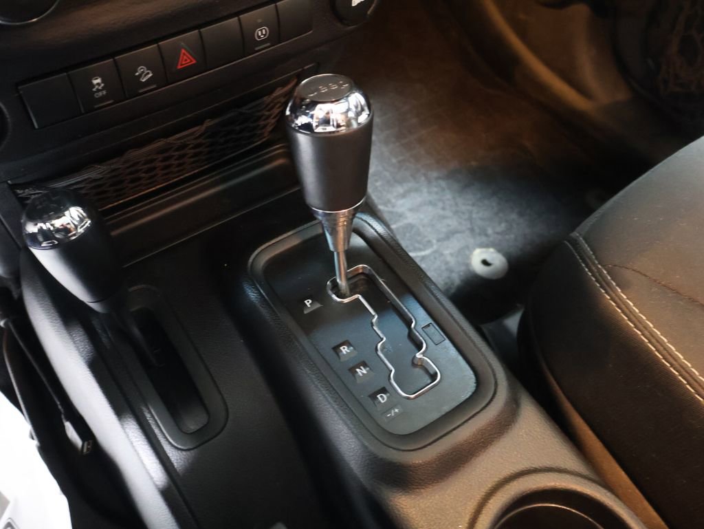 Used 2016 Jeep Wrangler Unlimited Sahara image 27