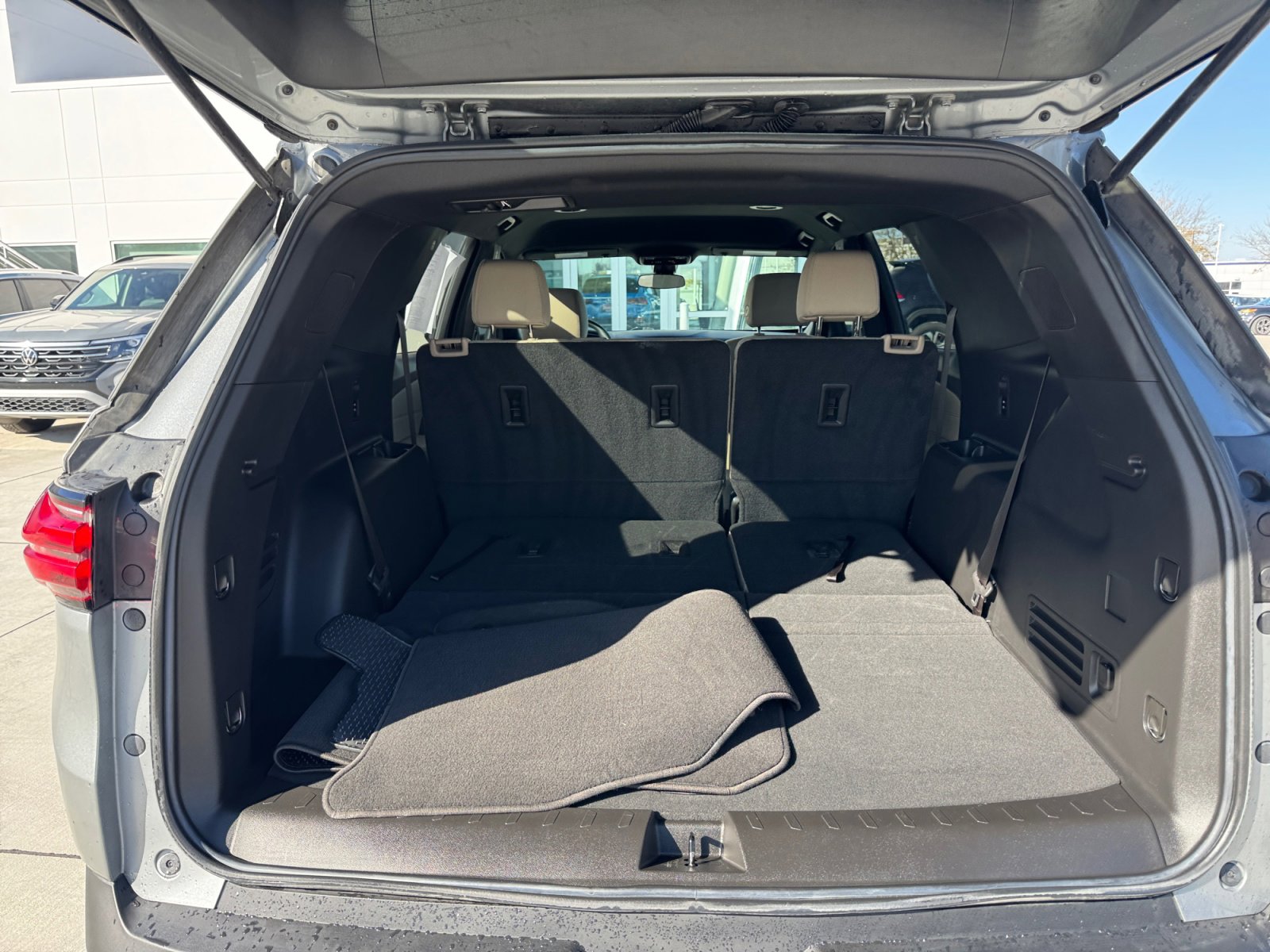 Used 2023 Chevrolet Traverse LS w/ Safety Package image 17