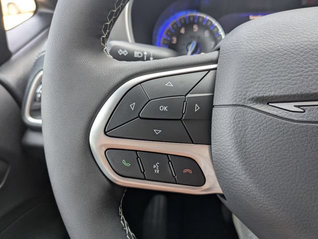 New 2027 Chrysler Pacifica Select FWD image 14