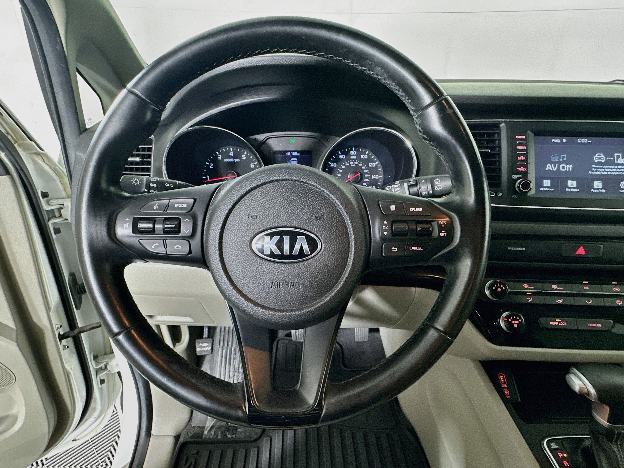 Used 2020 Kia Sedona EX FWD image 15