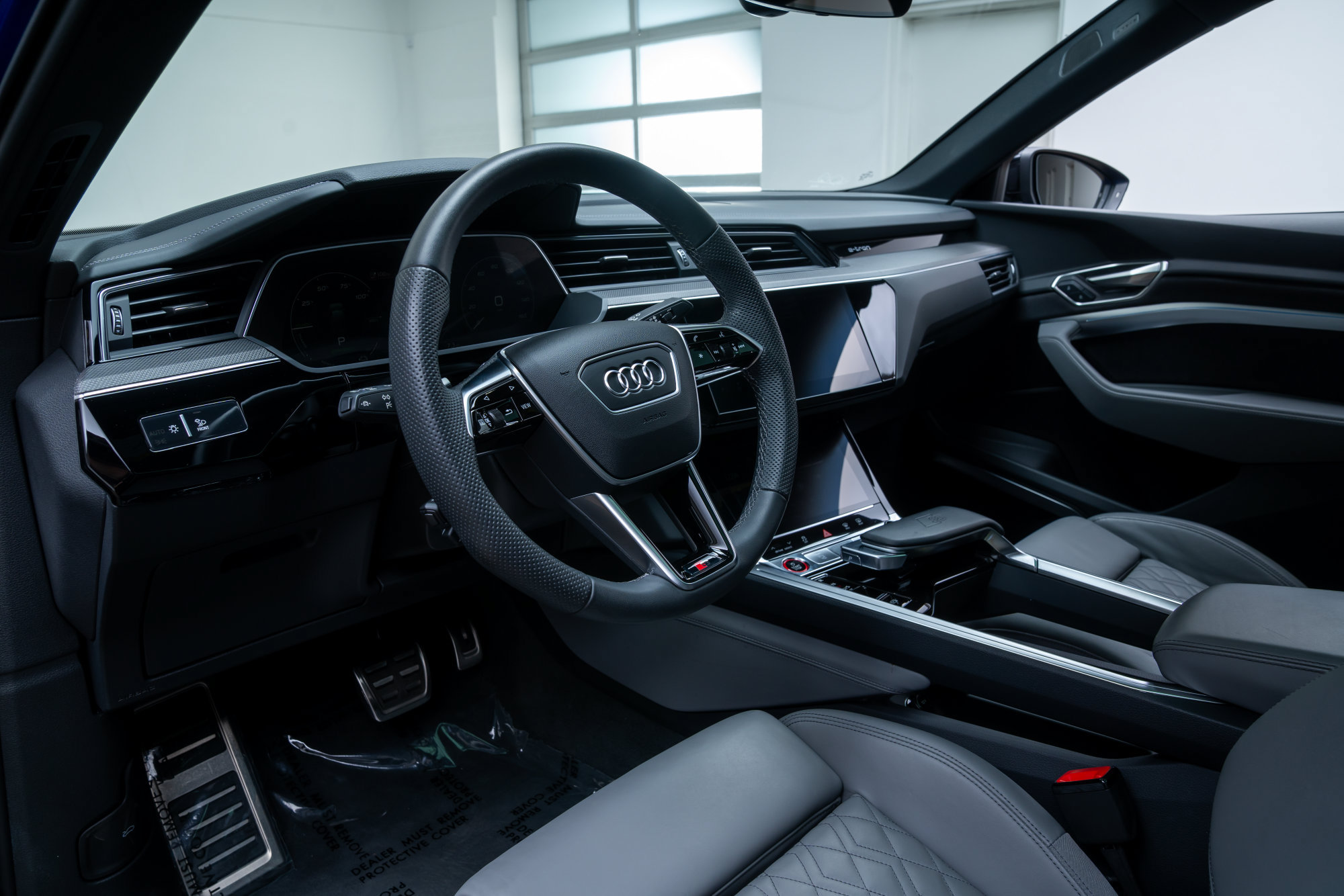 Used 2024 Audi SQ8 e-tron Prestige w/ Prestige Package AWD/4WD image 20