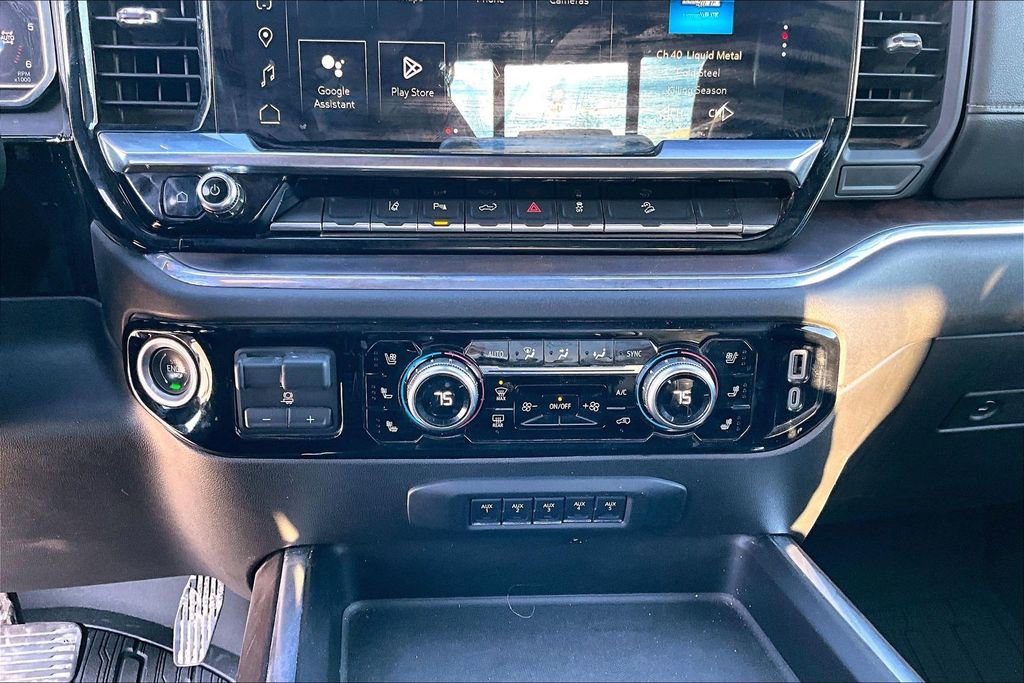 Used 2024 GMC Sierra 3500 SLT w/ SLT Premium Package image 28