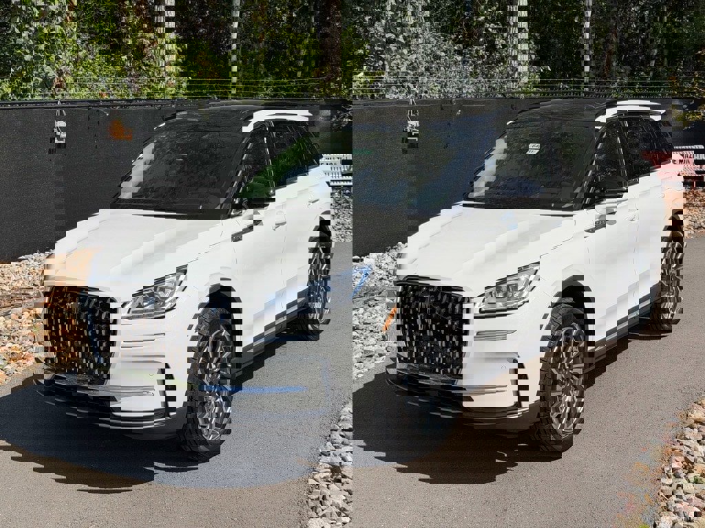 New 2025 Lincoln Corsair Reserve w/ Equipment Group 202A