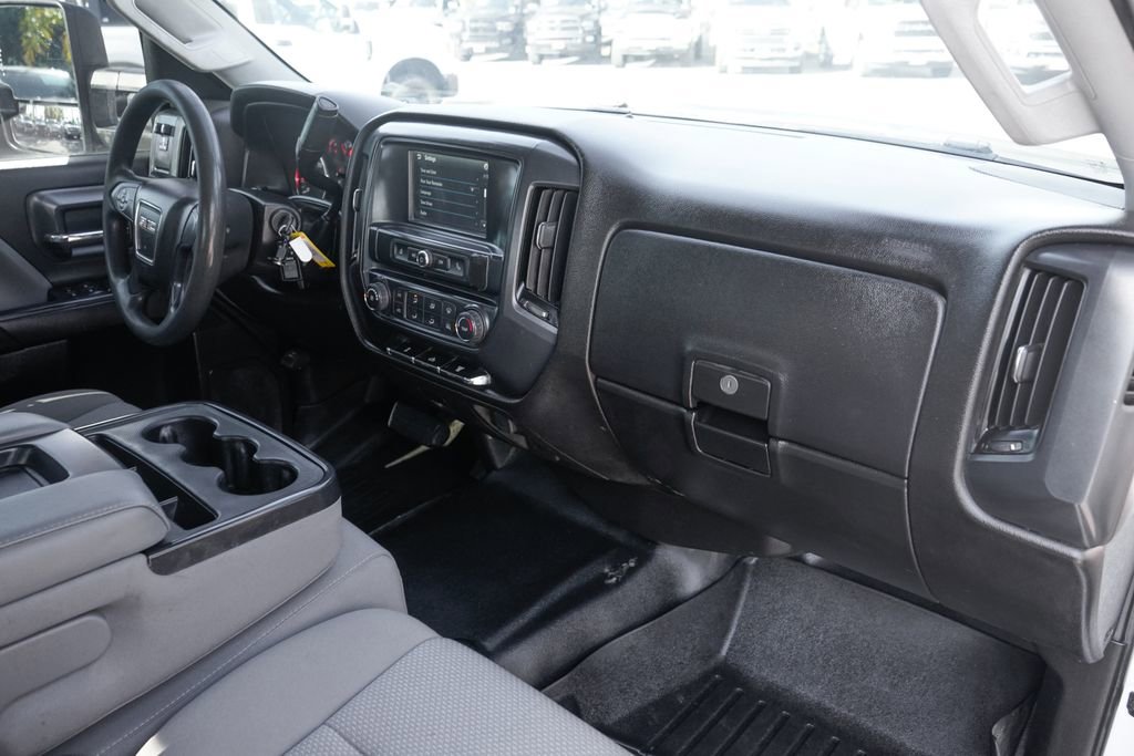Used 2018 GMC Sierra 2500 2WD Crew Cab w/ Sierra Convenience Package image 33