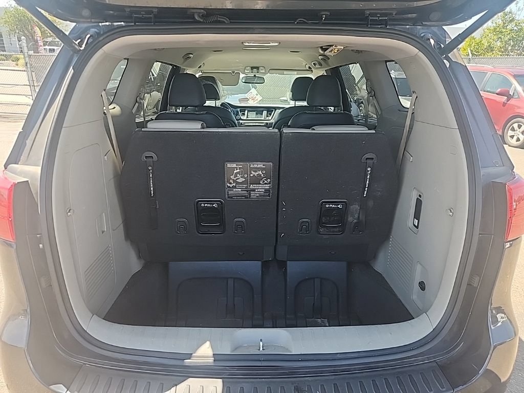 Used 2016 Kia Sedona SX FWD image 17