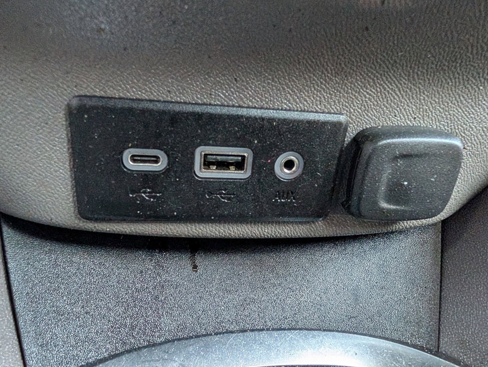 Used 2022 Chevrolet Malibu LT FWD image 28