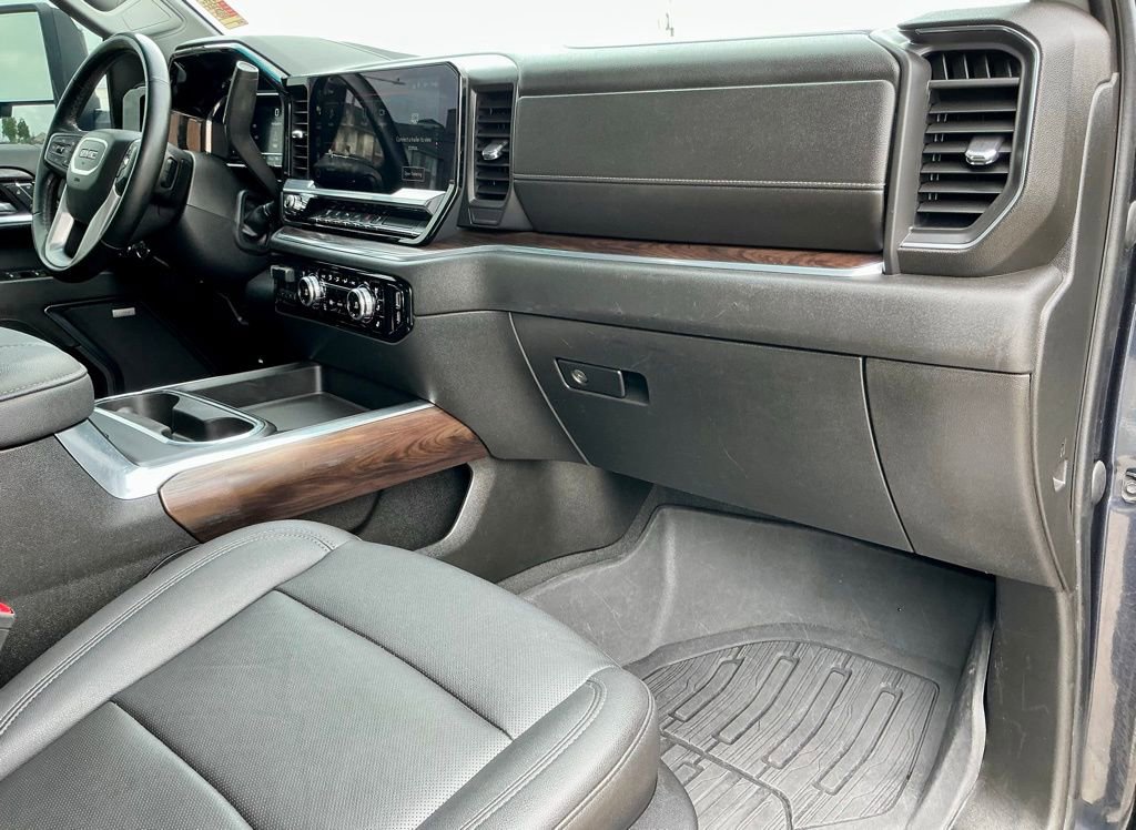 Used 2024 GMC Sierra 3500 SLT w/ SLT Premium Package image 25