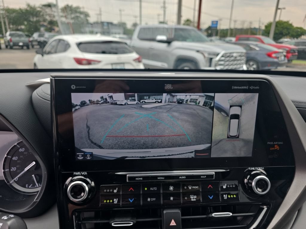 Used 2020 Toyota Highlander Limited AWD/4WD image 26