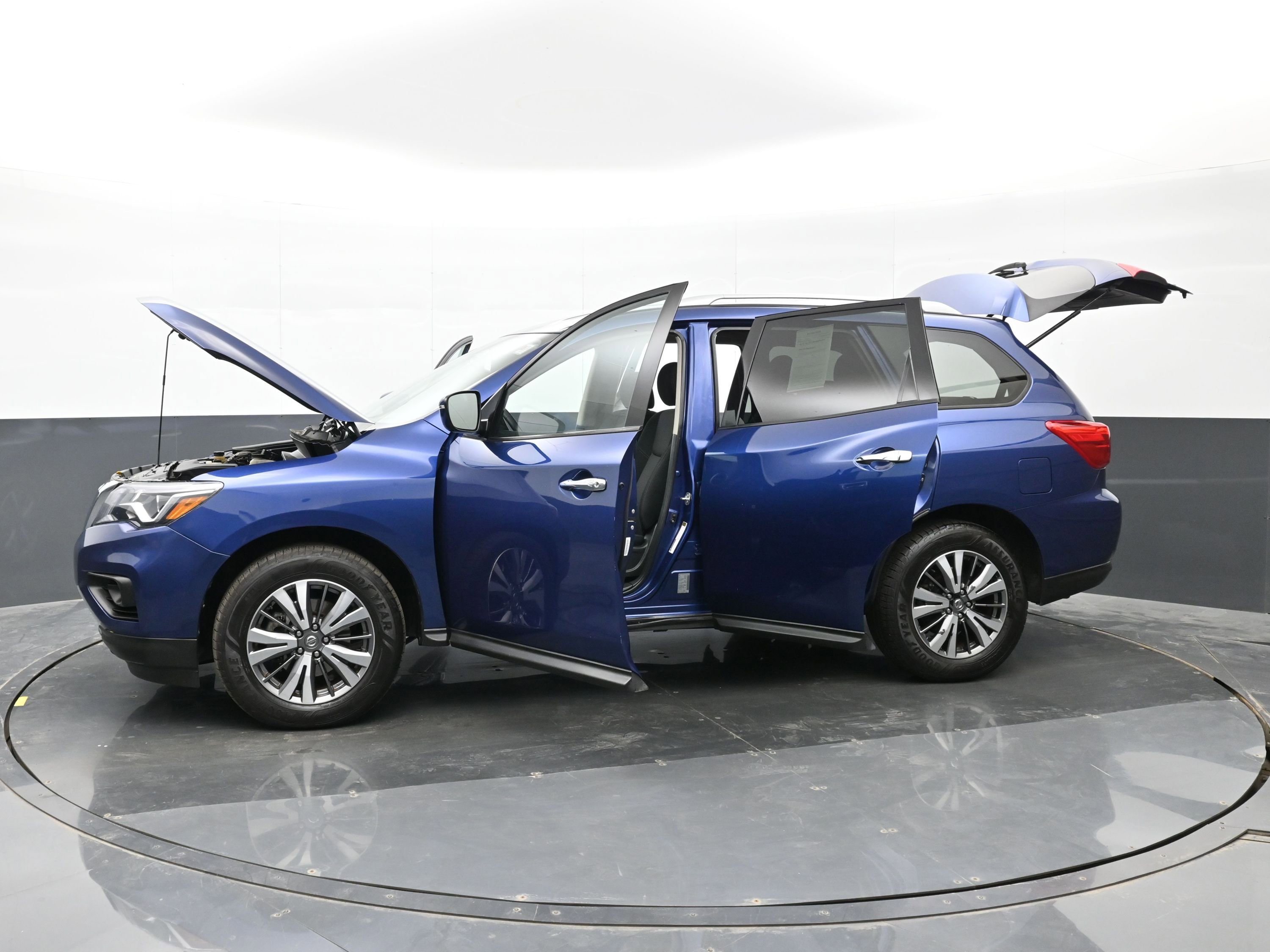 Used 2020 Nissan Pathfinder SV image 51
