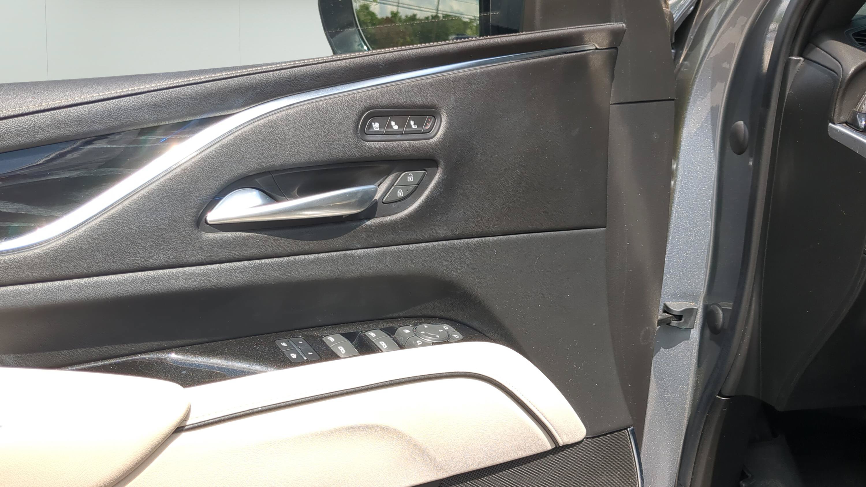 Used 2021 Cadillac Escalade Sport RWD image 11